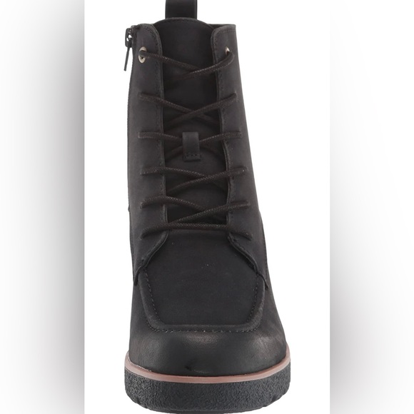 Like new Black zip up boots - Picture 2 of 5